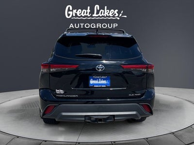 2022 Toyota HIGHLANDER XLE