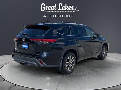 2022 Toyota HIGHLANDER XLE
