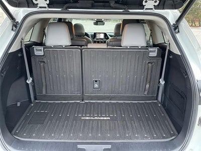 2022 Toyota HIGHLANDER HYBRD XLE