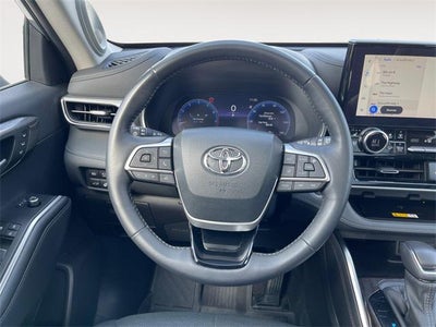 2023 Toyota Highlander Platinum