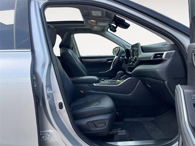 2023 Toyota Highlander Platinum