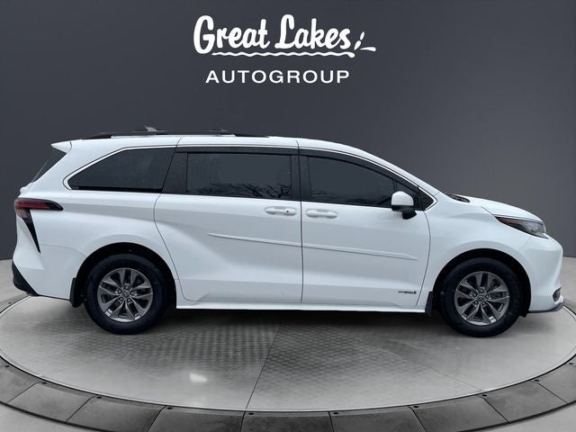 2021 Toyota SIENNA LE LE 8 Passenger