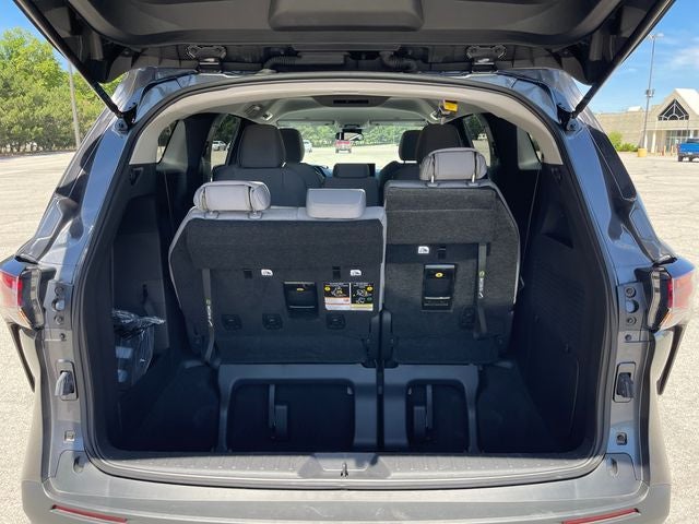 2025 Toyota Sienna LE 8 Passenger