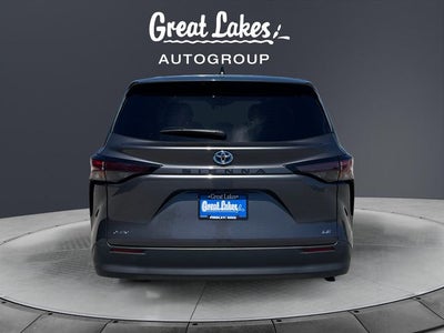 2025 Toyota Sienna LE 8 Passenger