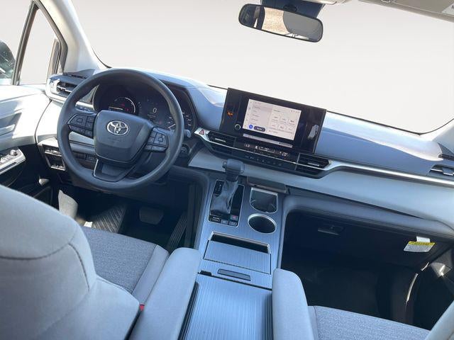 2025 Toyota Sienna LE 8 Passenger