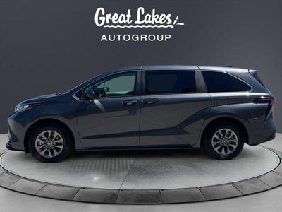 2025 Toyota Sienna LE 8 Passenger