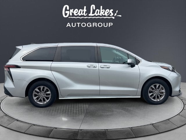 2024 Toyota Sienna LE 8 Passenger
