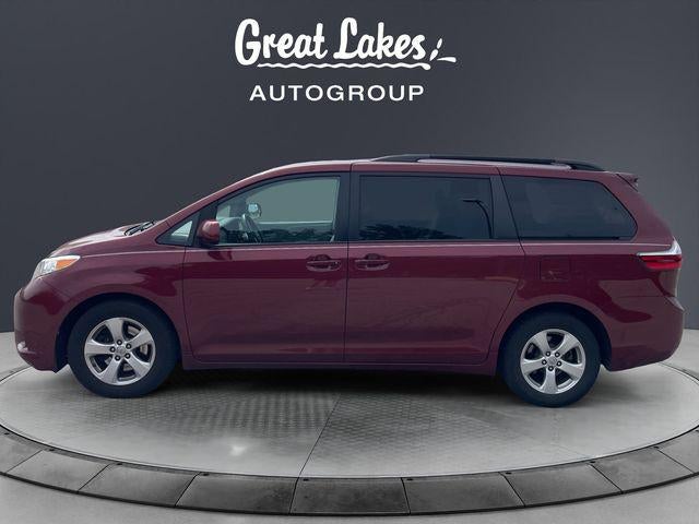 2017 Toyota Sienna LE 8 Passenger