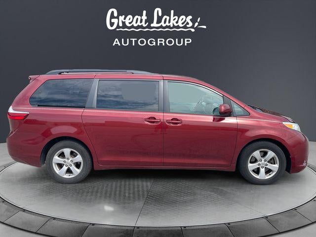 2017 Toyota Sienna LE 8 Passenger