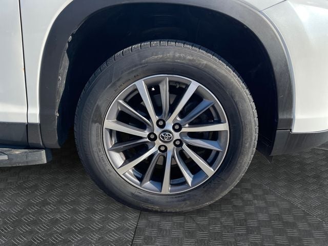 2019 Toyota Highlander Base