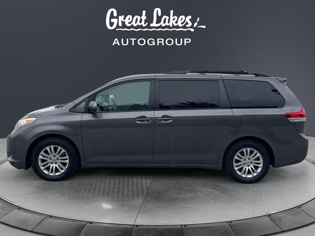 2013 Toyota SIENNA XLE 3.5L XLE 8 Passenger