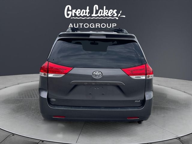 2013 Toyota SIENNA XLE 3.5L XLE 8 Passenger