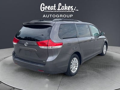 2013 Toyota SIENNA XLE 3.5L XLE 8 Passenger