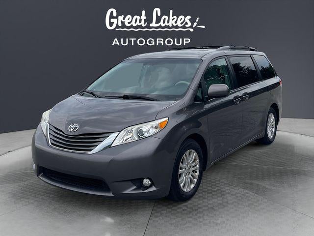2013 Toyota SIENNA XLE 3.5L XLE 8 Passenger