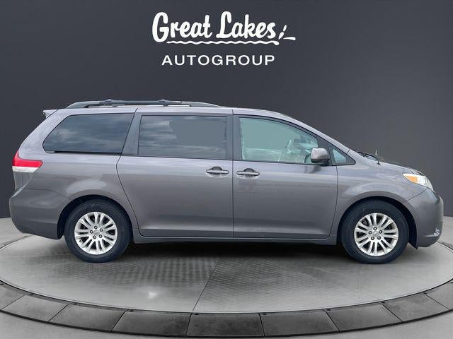 2013 Toyota SIENNA XLE 3.5L XLE 8 Passenger