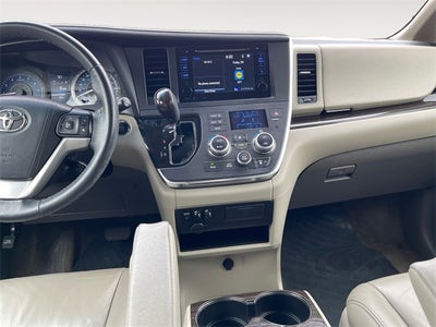 2017 Toyota SIENNA XLE 3.5L XLE 7 Passenger
