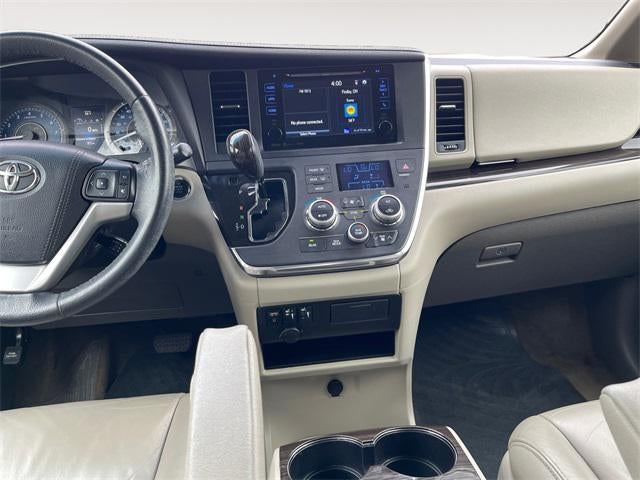 2017 Toyota SIENNA XLE 3.5L XLE 7 Passenger
