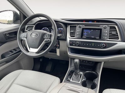 2019 Toyota HIGHLANDER LE