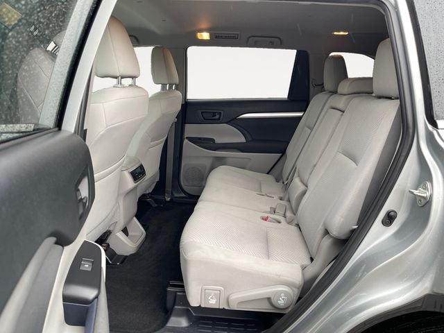 2019 Toyota HIGHLANDER LE