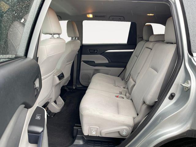 2019 Toyota HIGHLANDER LE