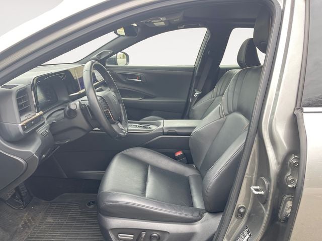 2023 Toyota Toyota Crown PLT Platinum