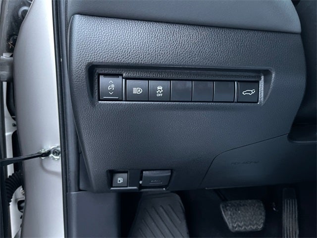 2024 Toyota Venza LE