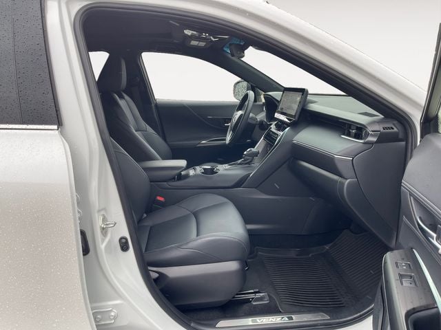 2024 Toyota Venza LE