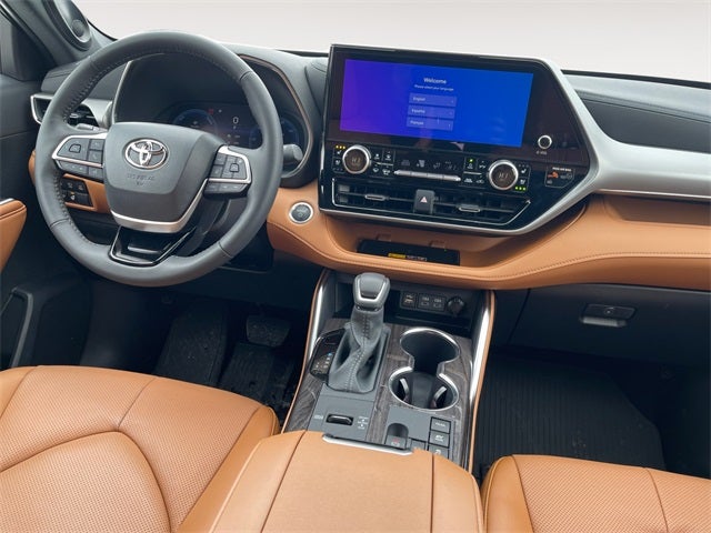 2026 Toyota Highlander Hybrid Platinum