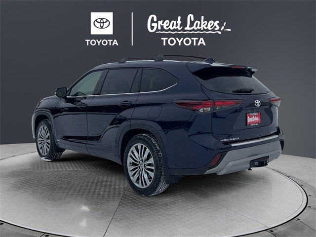 2026 Toyota Highlander Hybrid Platinum
