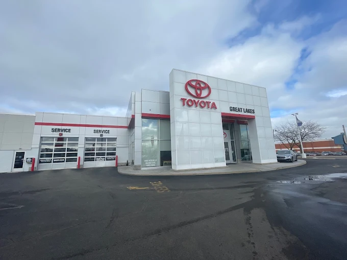 Great Lakes Toyota Store Front